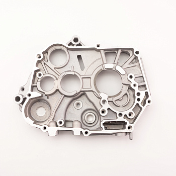 Картер двигателя правый YX 125 153FMI, 154FMI W120 полуавтомат верхний электростартер ориг.